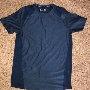 Mens Underarmour shirt